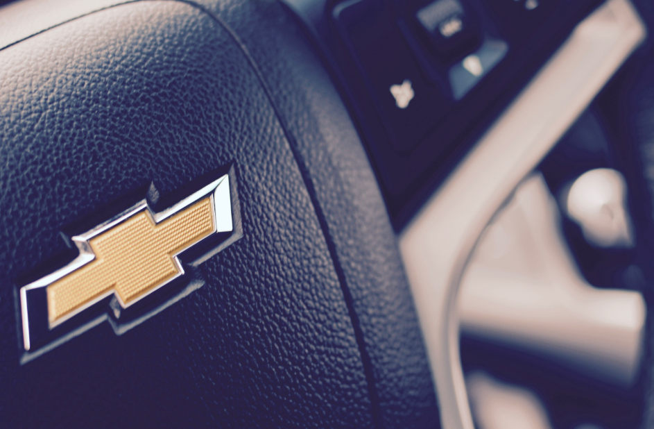 Wie kann man den Lackcode bei einem Chevrolet finden? Vollständiger Leitfaden für Fahrzeughalter (2026)