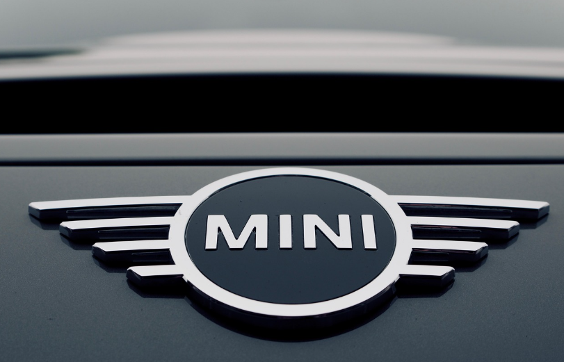 Wie kann man den Lackcode eines MINI prüfen? Der komplette Ratgeber für Autofahrer 2026